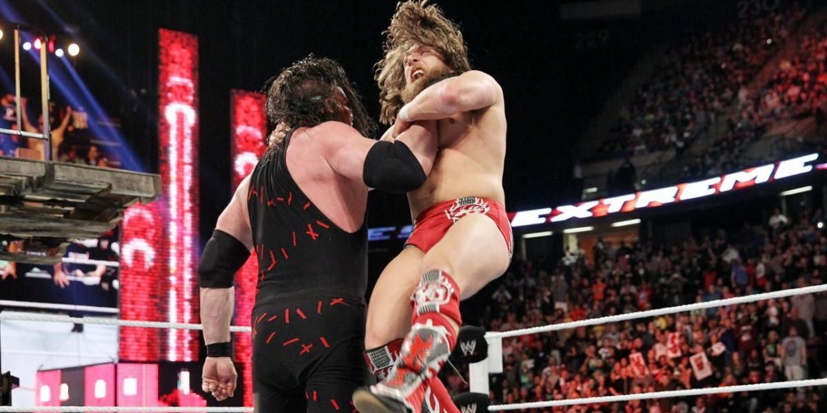 Daniel Bryan v Kane Extreme Rules 2014 Cropped
