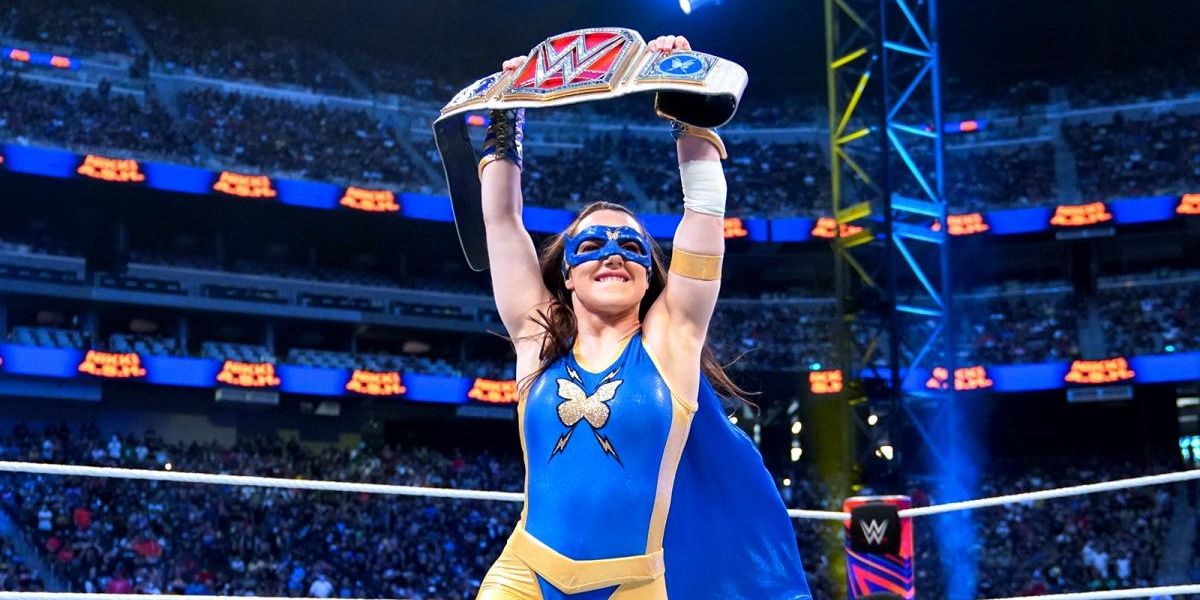 Nikki ASH Raw Women's Champion Cropped
