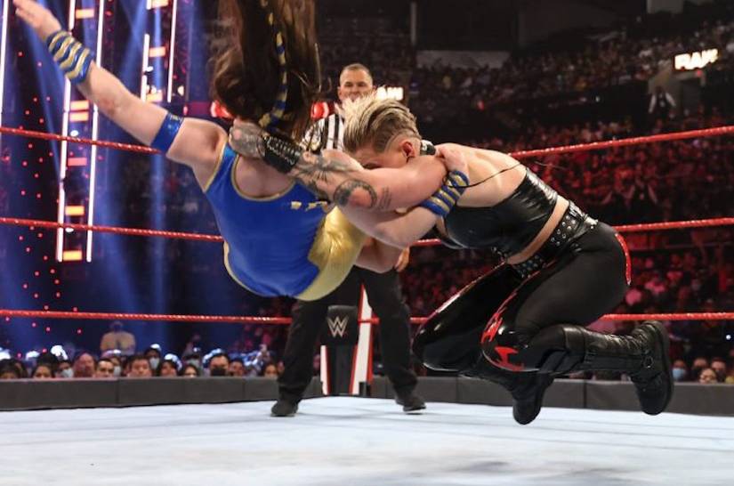 Finish Her: Top 10 Women's Finishers In WWE Today, Ranked