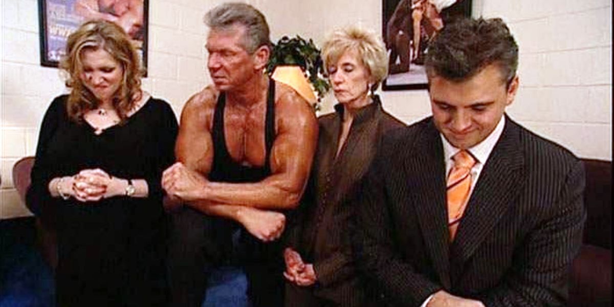 McMahon Family Praying