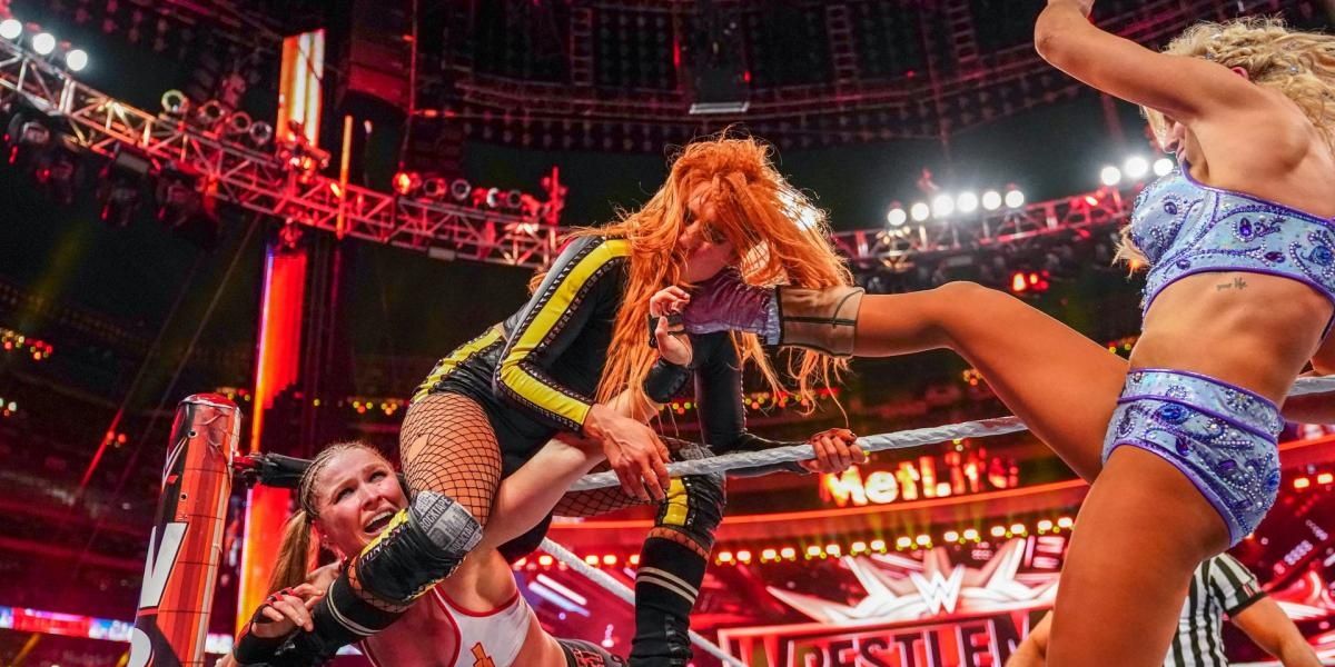 Charlotte Flair v Becky Lynch v Ronda Rousey WrestleMania 35 Cropped