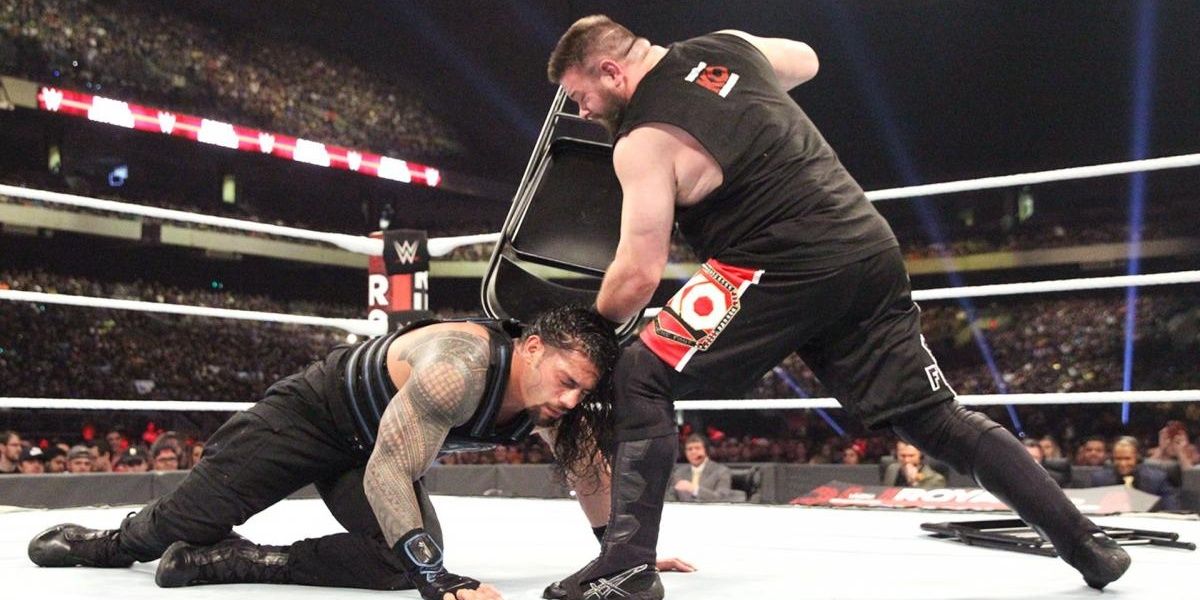 Kevin Owens v Roman Reigns Royal Rumble 2017 Cropped