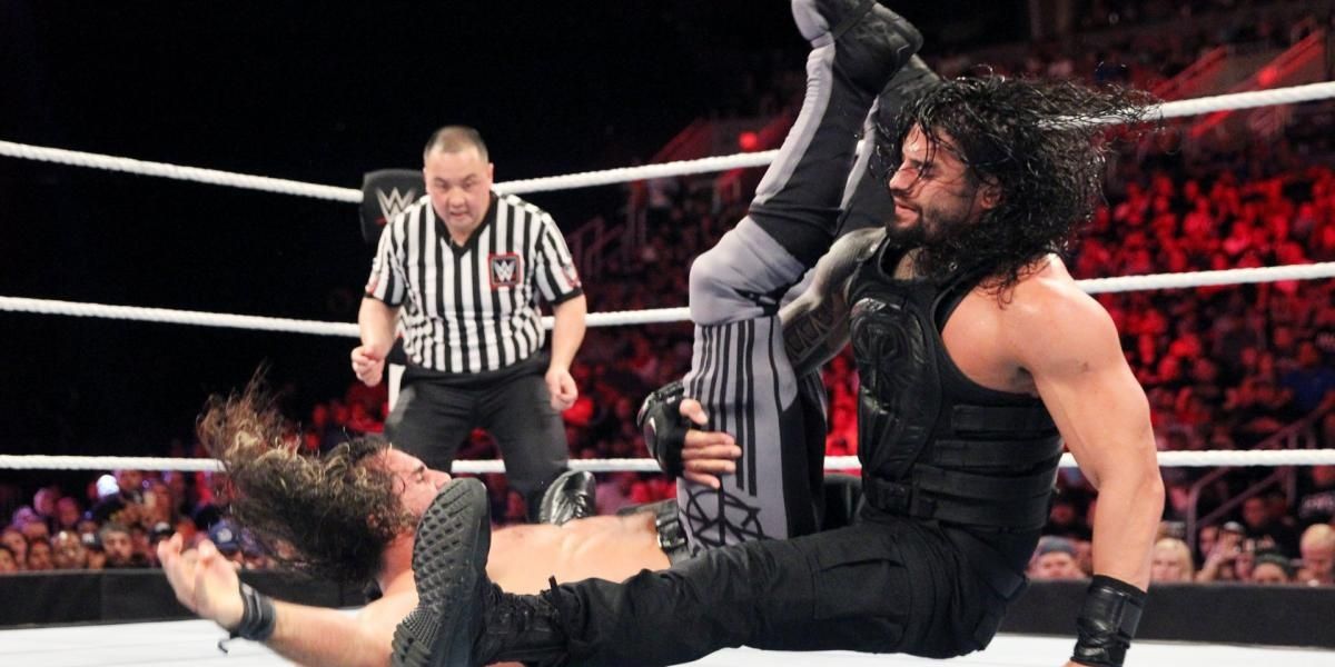 Roman Reigns v Seth Rollins Raw June 20, 2016 Cropped