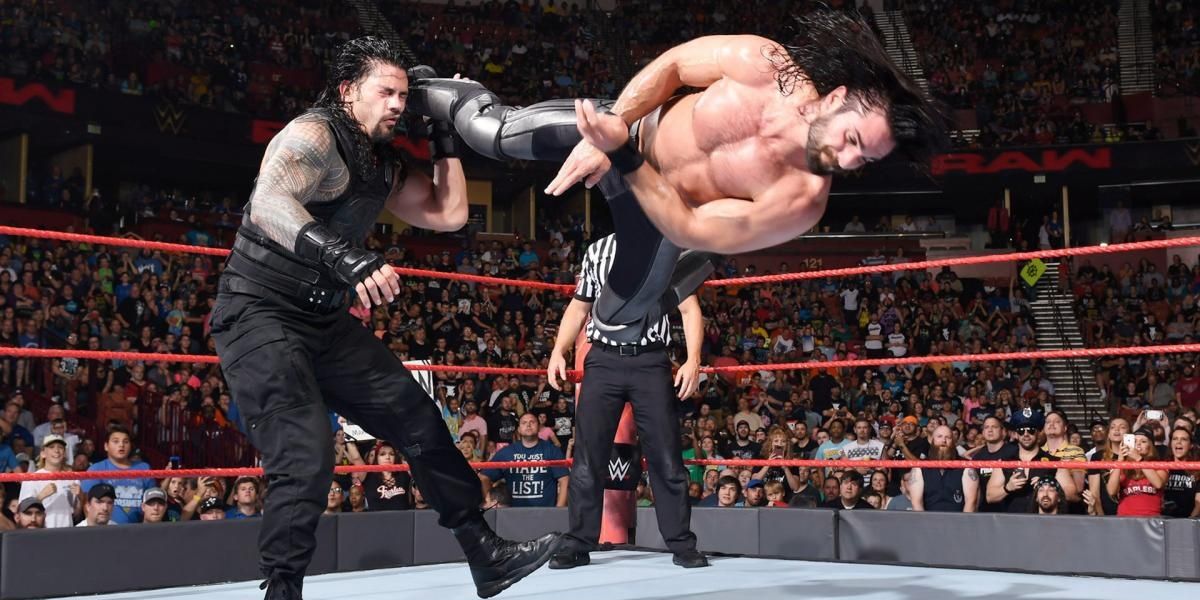 Roman Reigns v Seth Rollins Raw May 29, 2017 Cropped