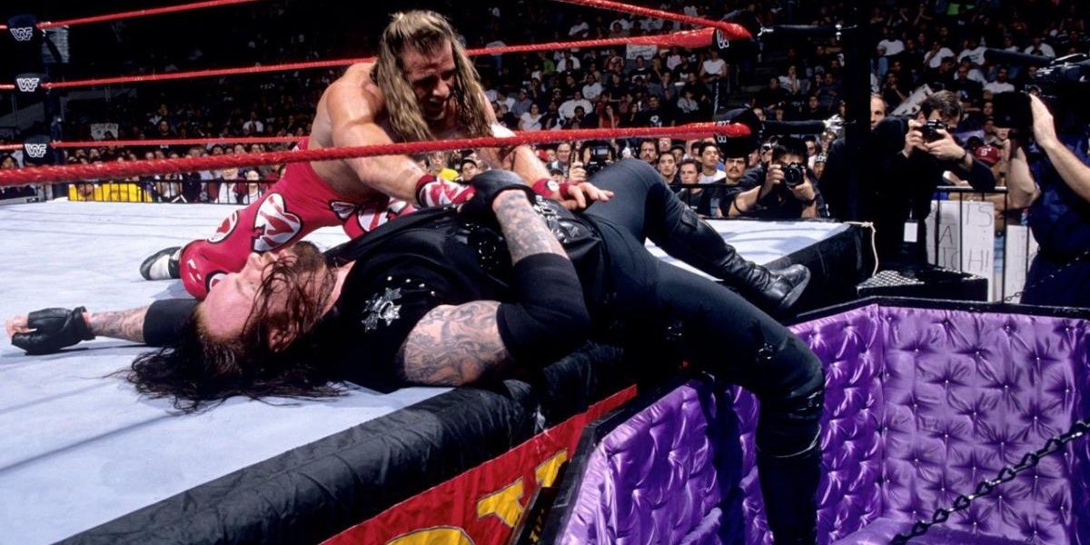 Undertaker v Shawn Michaels Royal Rumble 1998 Cropped