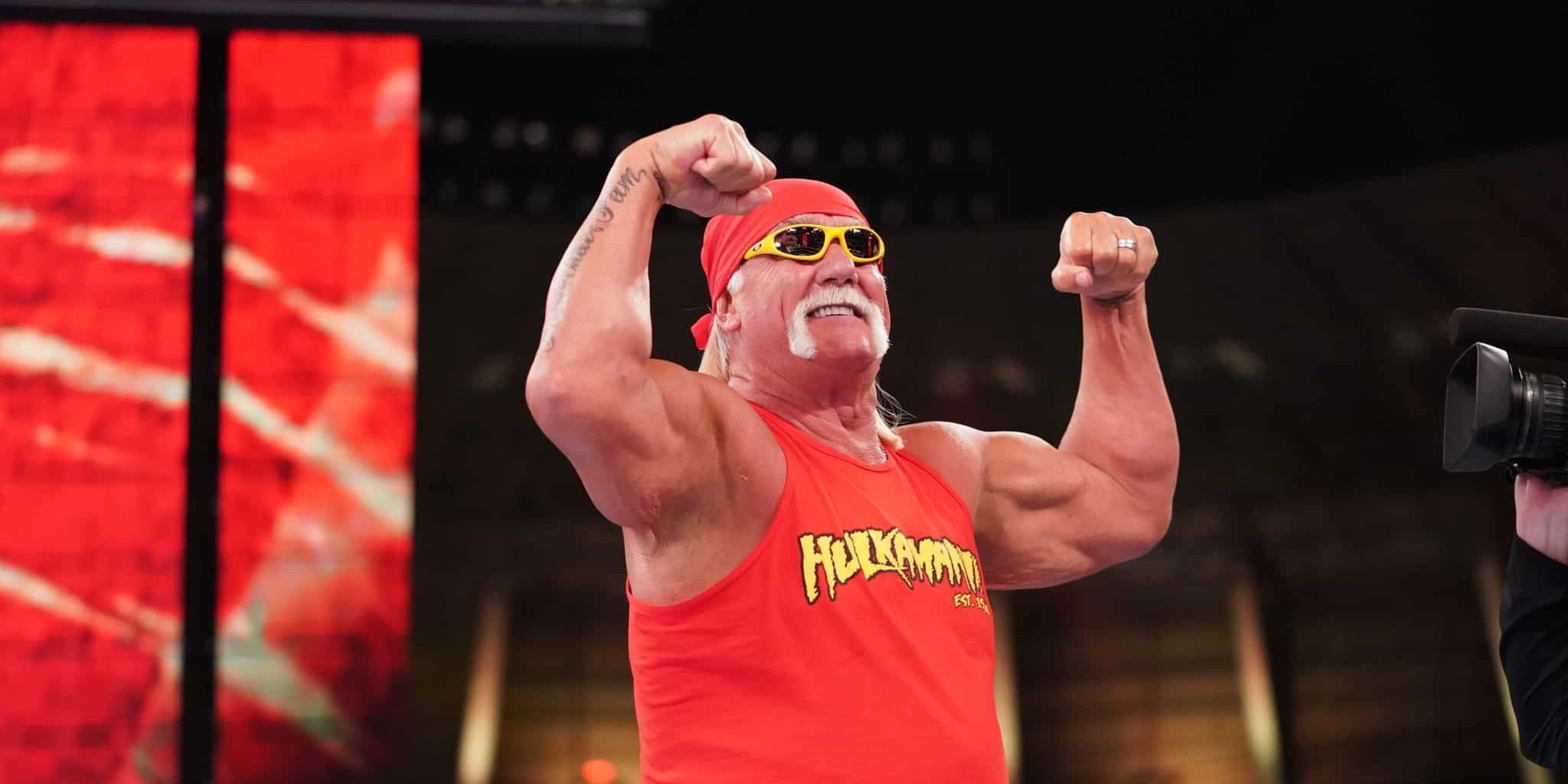 Hulk Hogan posing in the ring Cropped