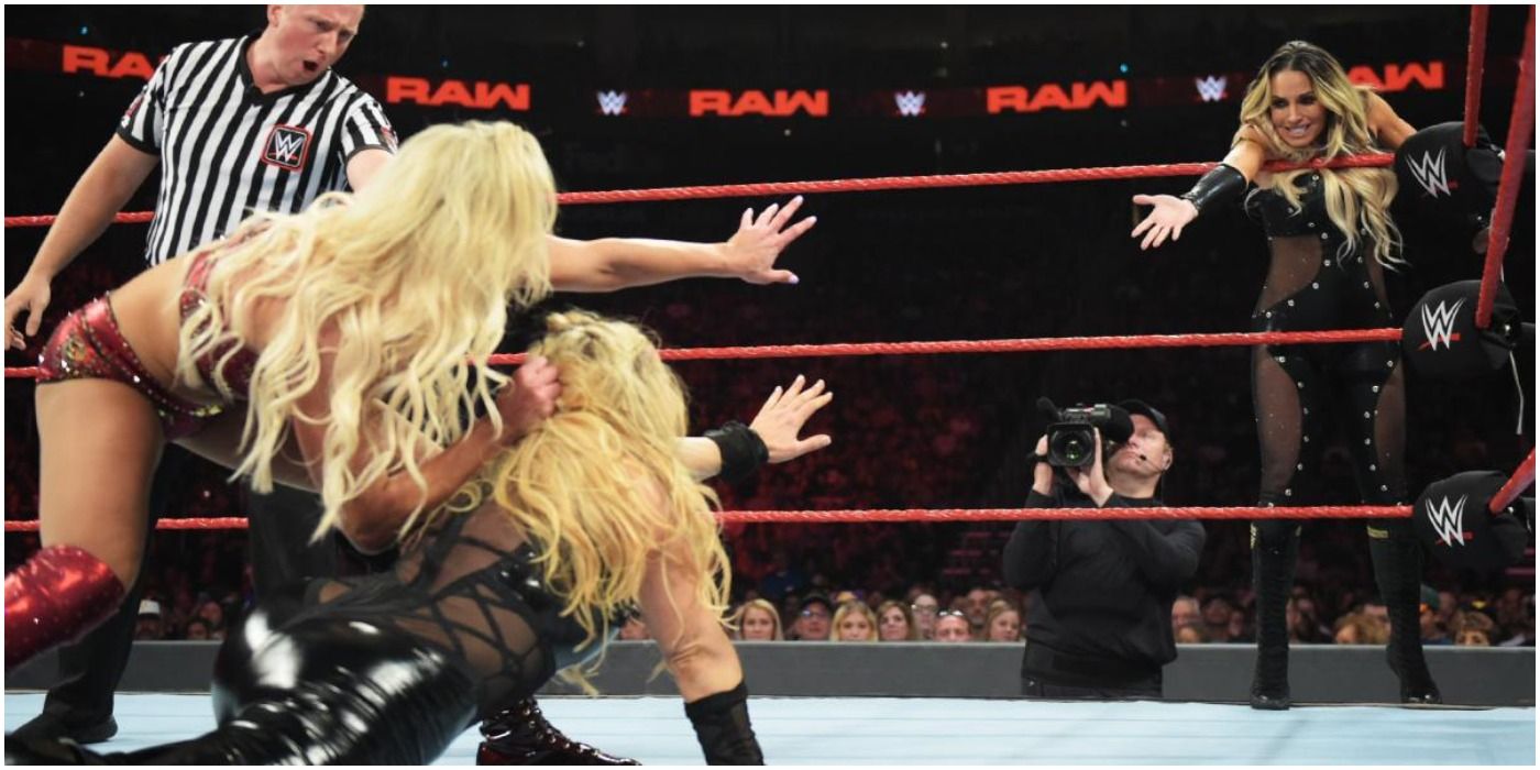 Trish Stratus & Natalya vs Charlotte Flair & Becky Lynch