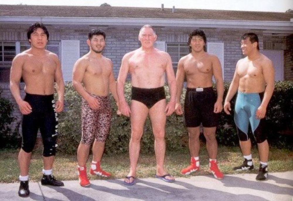 Karl Gotch with Japanese wrestlers including Minoru Suzuki and Masakatsu Funaki