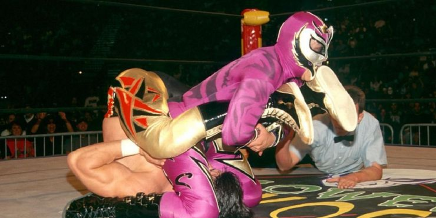 Rey Mysterio Pins Eddie Guerrero