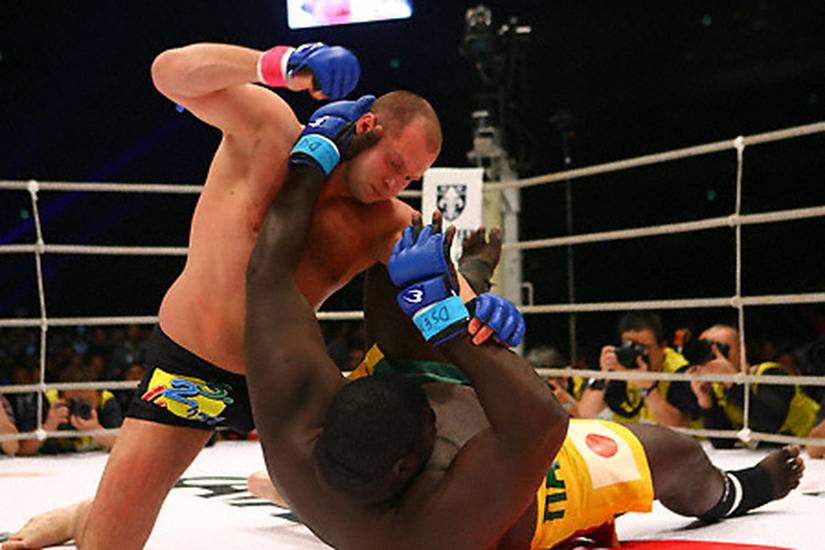 Strikeforce - MMA - Fedor Emelianenko - Guante de boxeo