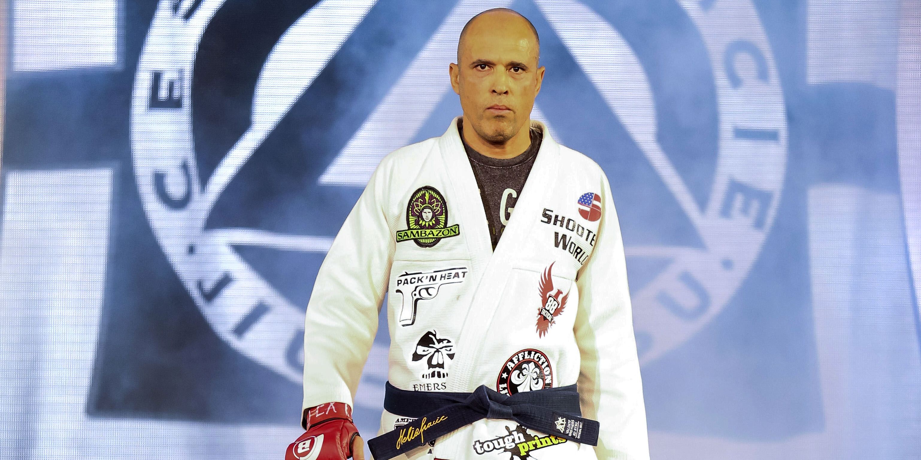 royce-gracie-walking-out-in-a-gi-1
