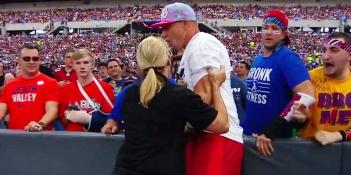 Seguridad detiene a Rob Gronkowski