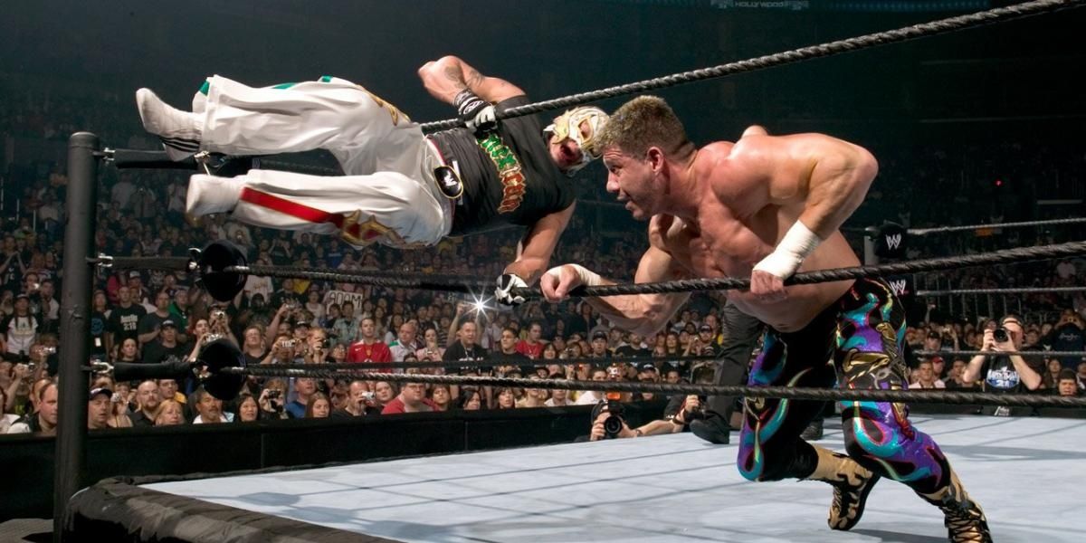 Rey Mysterio v Eddie Guerrero WrestleMania 21 Cropped