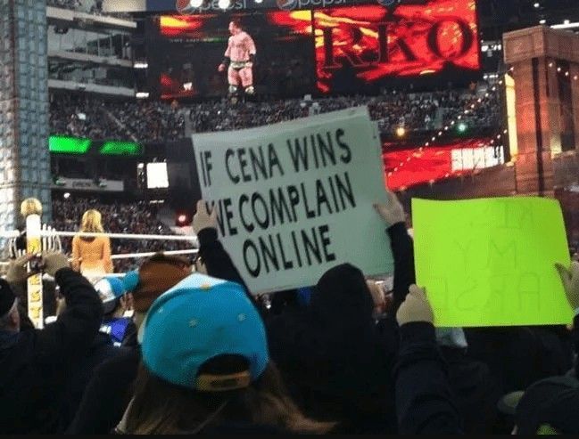 10 Best Ways Wrestlers Responded To Crowd Signs – Page 7