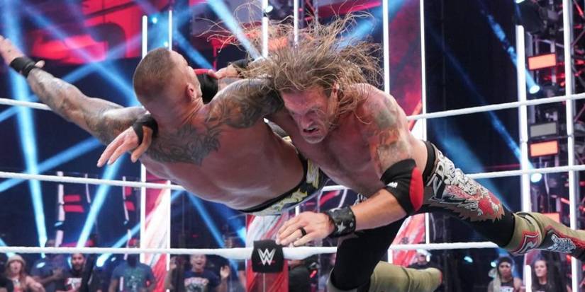 10 Wrestlers Who Continued To Perform Despite Injury