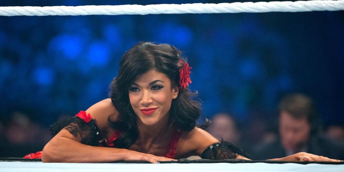 Rosa Mendes Cropped