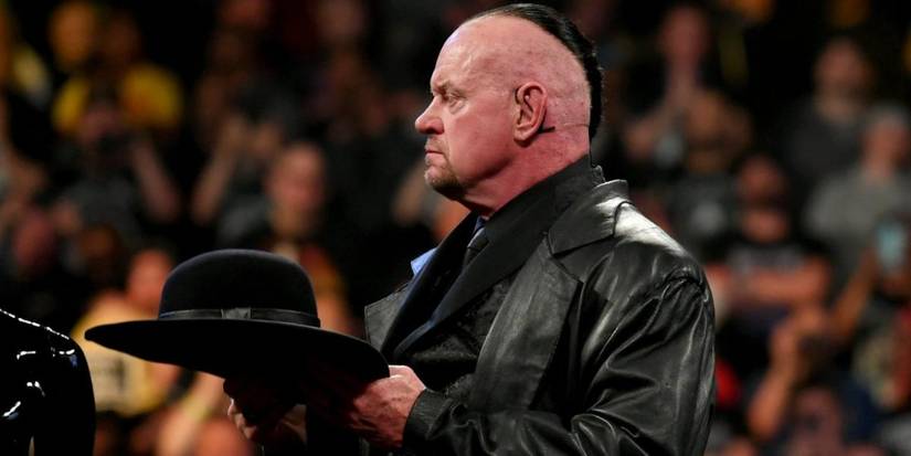 10 WWE Stars Who Were Better Off Using Fake Names