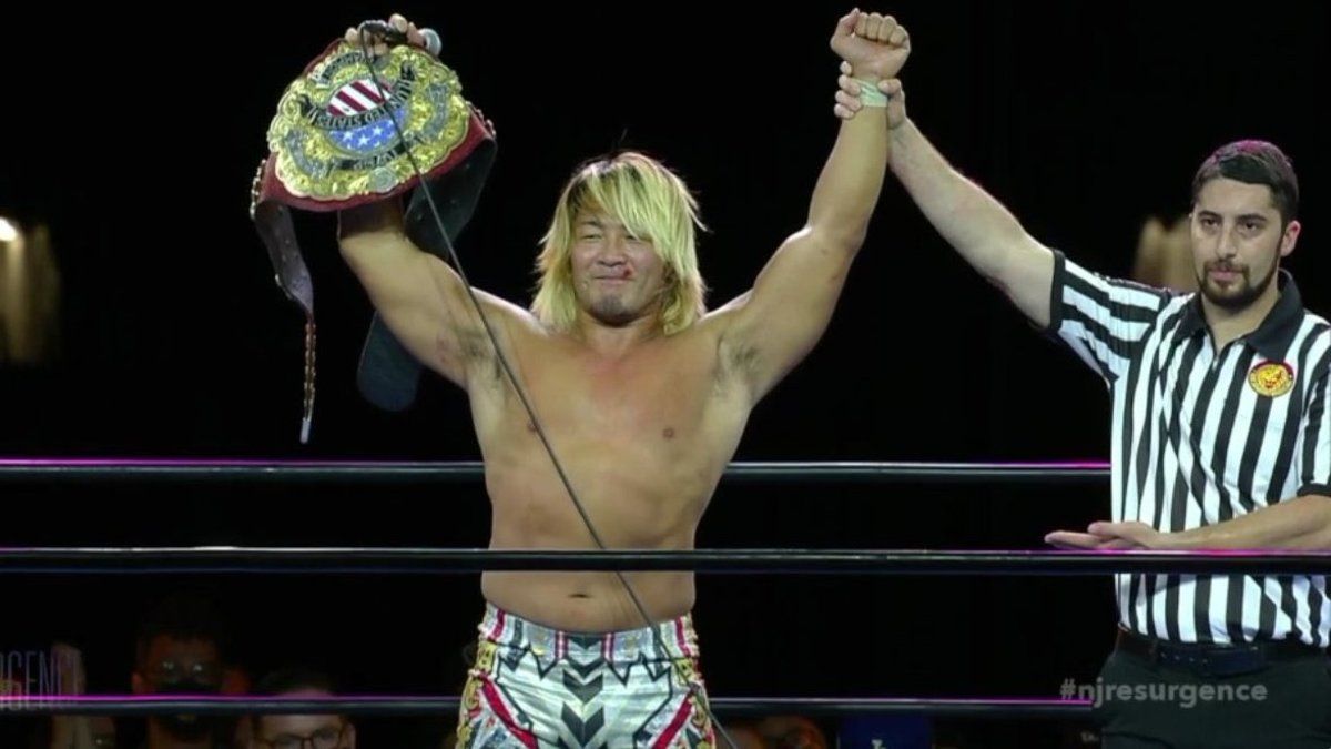 Hiroshi Tanahashi with the IWGP United States Heavyweight Championship