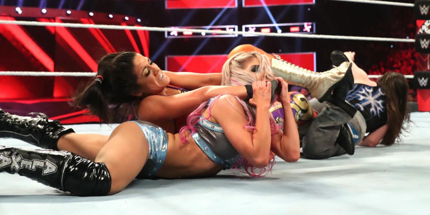 Bayley vs Alexa Bliss & Nikki Cross WWE Extreme Rules 2019