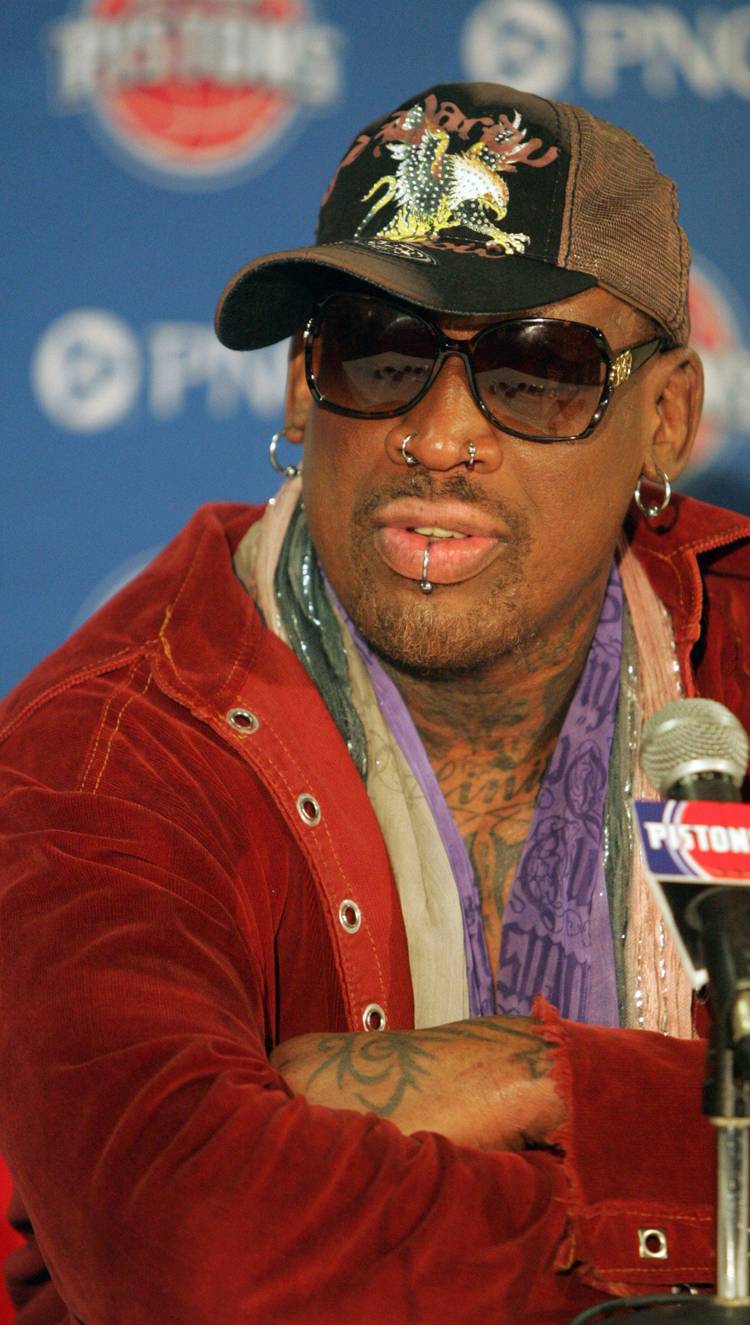 Rodman Dennis Rodman Kicks A Cameraman (& 9 More Altercations He Had During ...