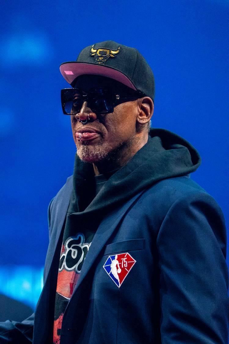 Rodman Dennis Rodman Kicks A Cameraman (& 9 More Altercations He Had During ...