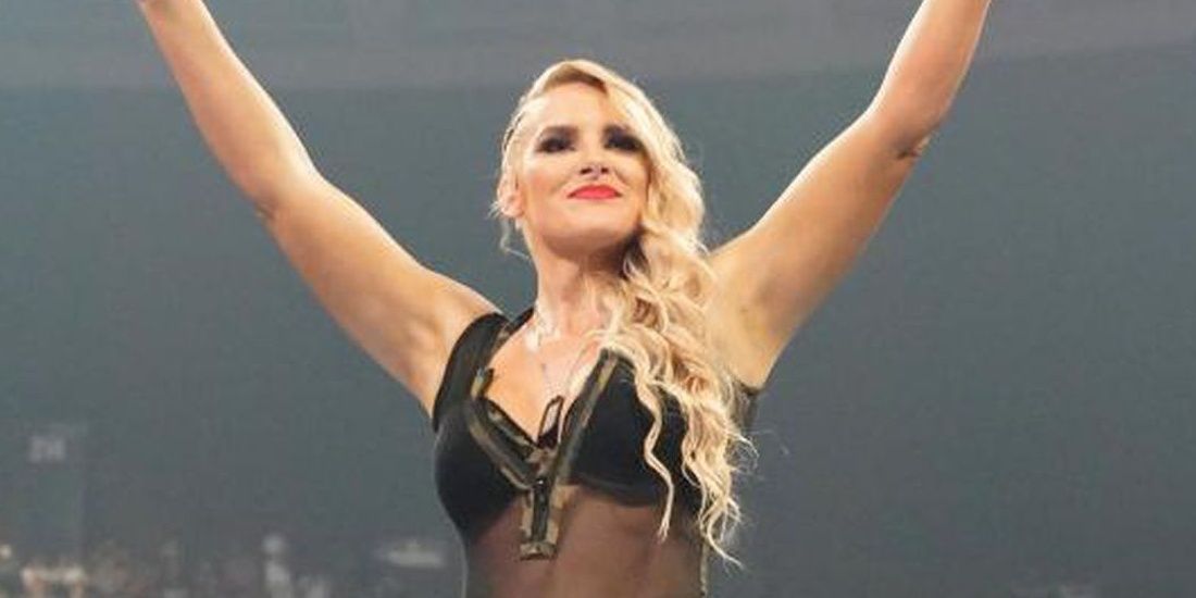 Lacey Evans returns Cropped (1)
