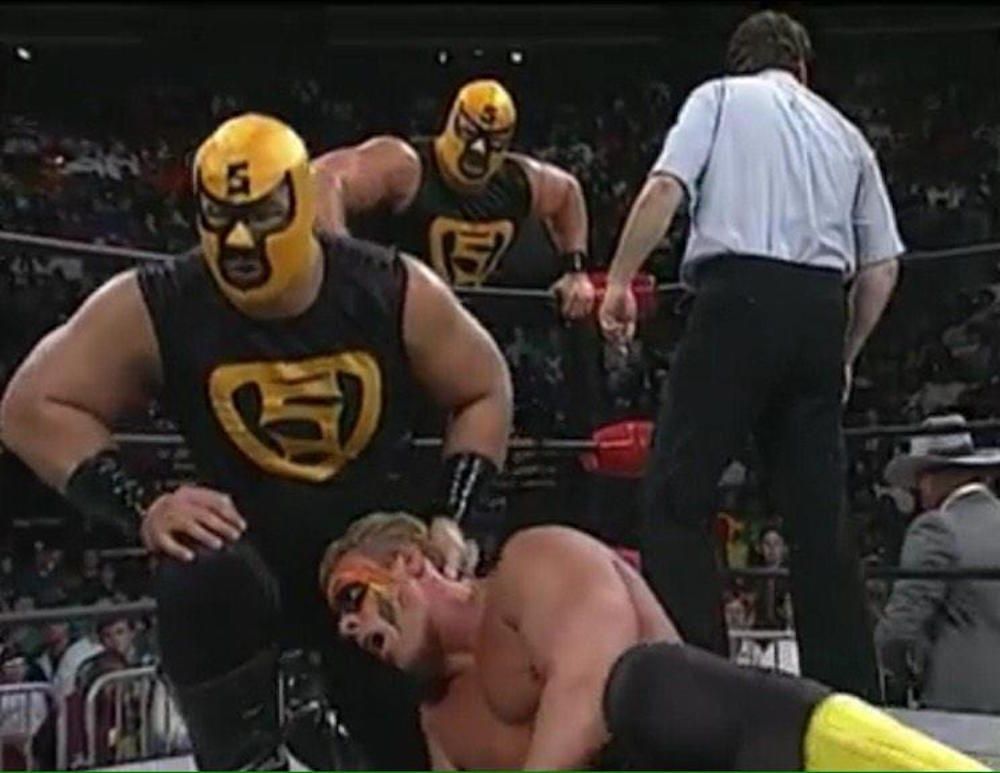 Los poderes del dolor como los Super Assassins en WCW