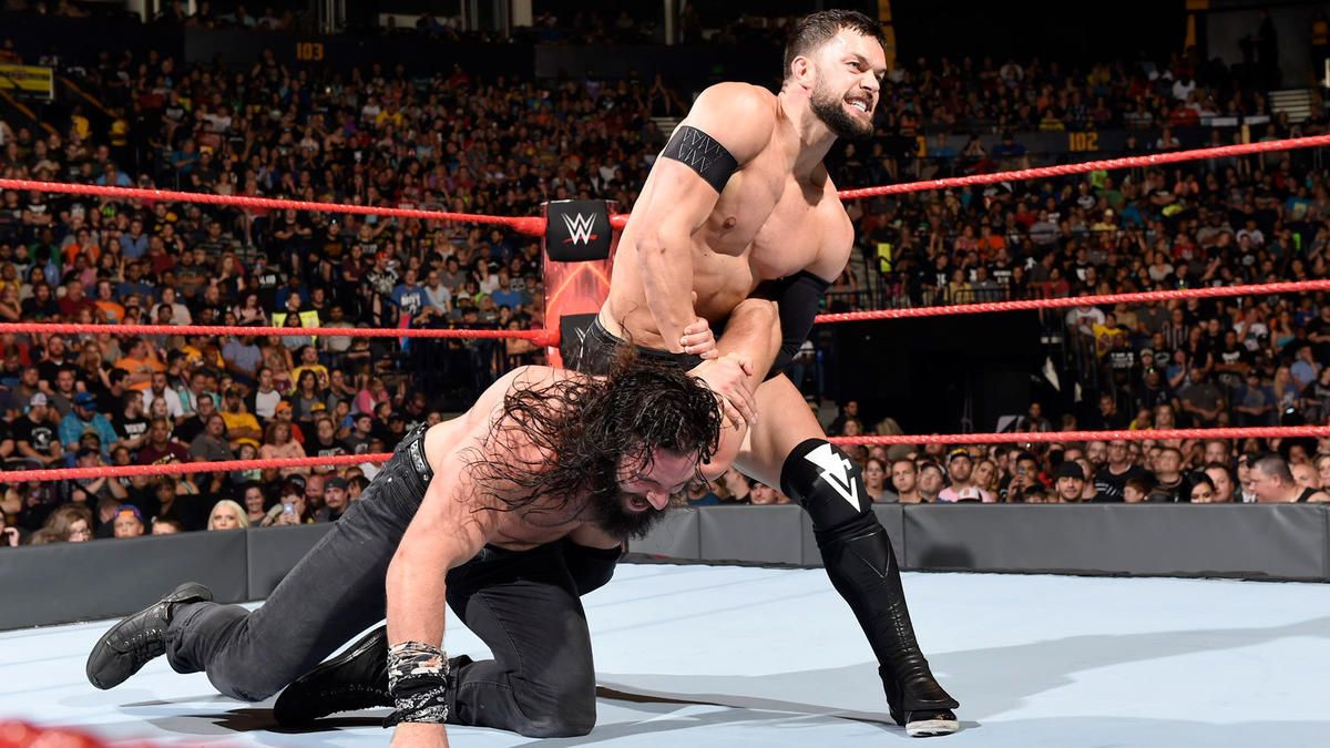 Finn Balor contra Elias Samson (WWE Raw, 7/10/2017)