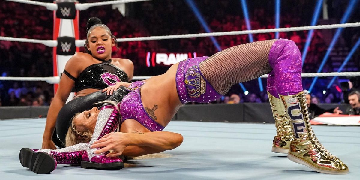Charlotte Flair v Bianca Belair Raw October 4, 2021 Cropped