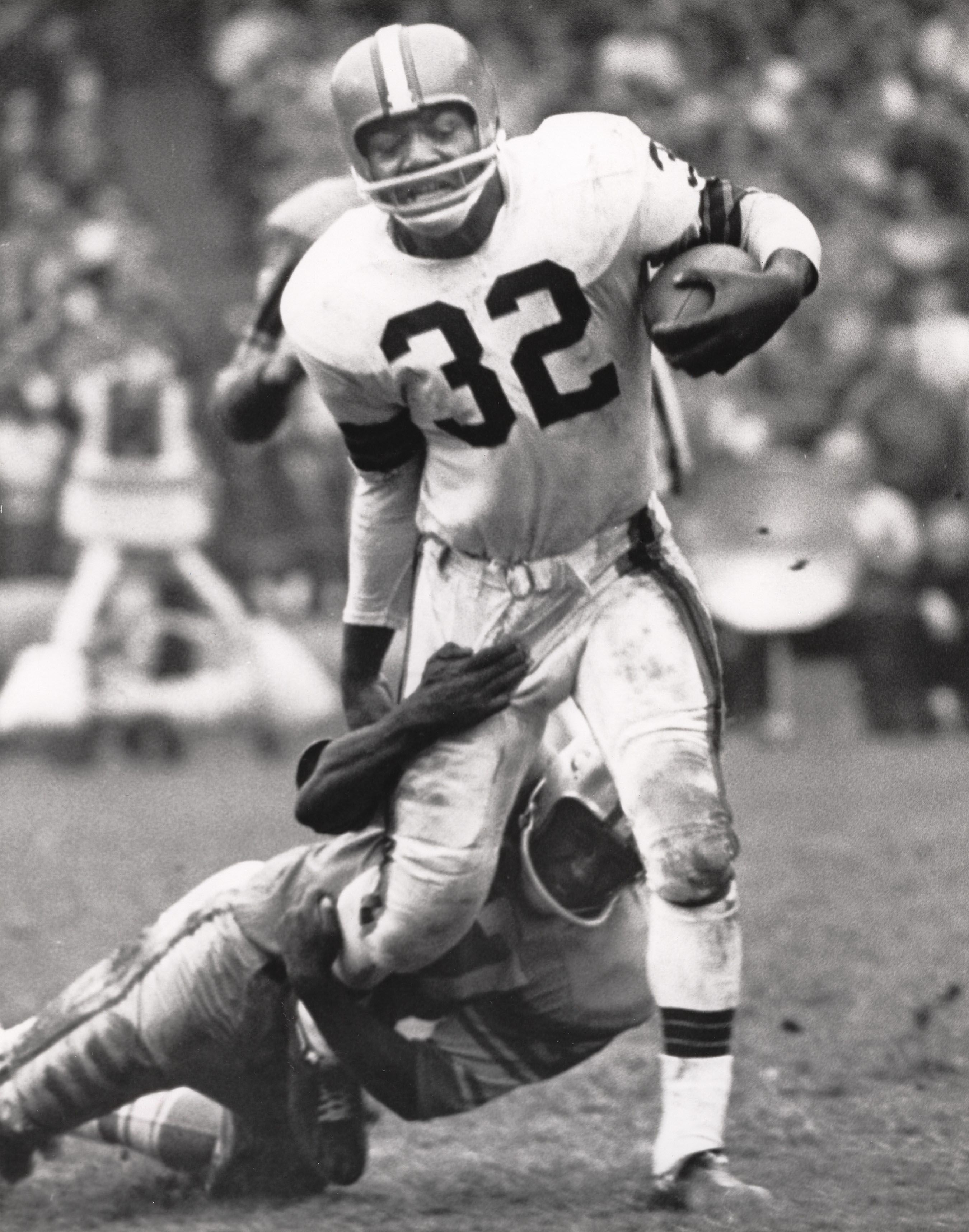 10 Things NFL Fans Should Know About Jim Brown