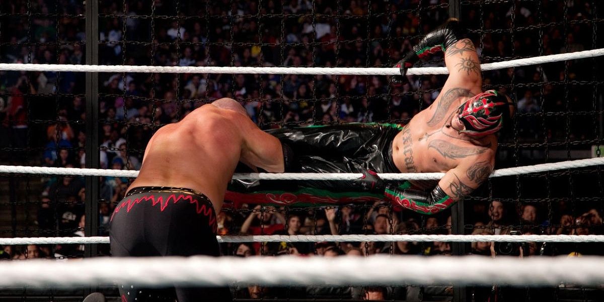 Rey Mysterio v Edge v Kane v Big Show v Wade Barrett v Drew McIntyre Elimination Chamber 2011 Cropped