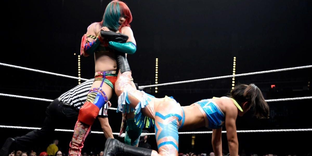 Bayley v Asuka NXT TakeOver Dallas Cropped