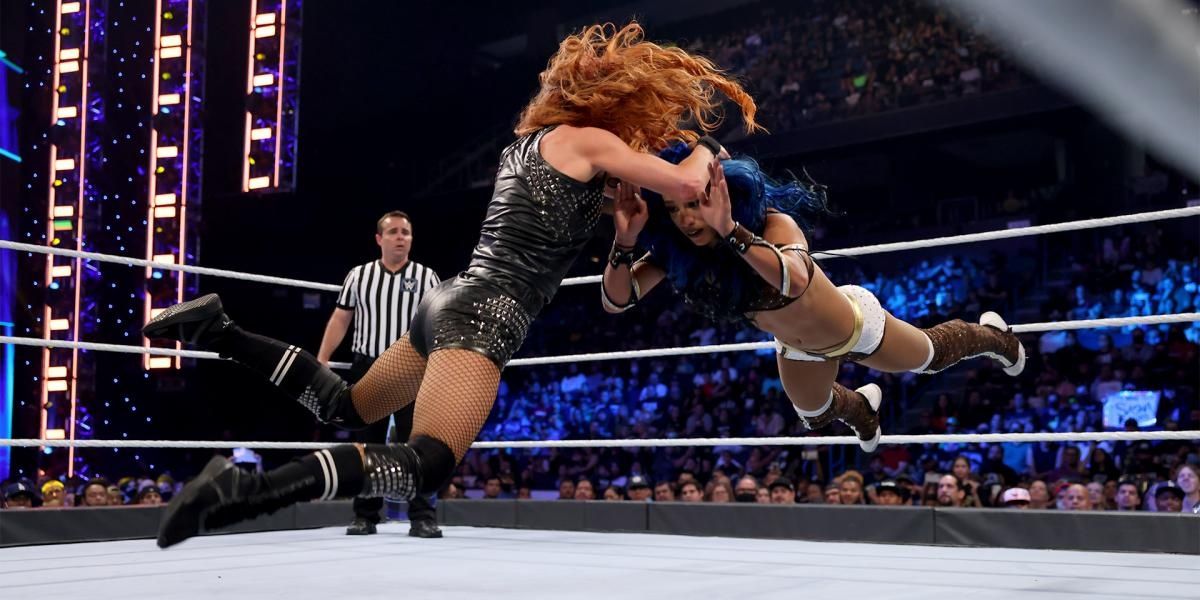 Becky Lynch v Sasha Banks SmackDown October 15, 2021 Cropped