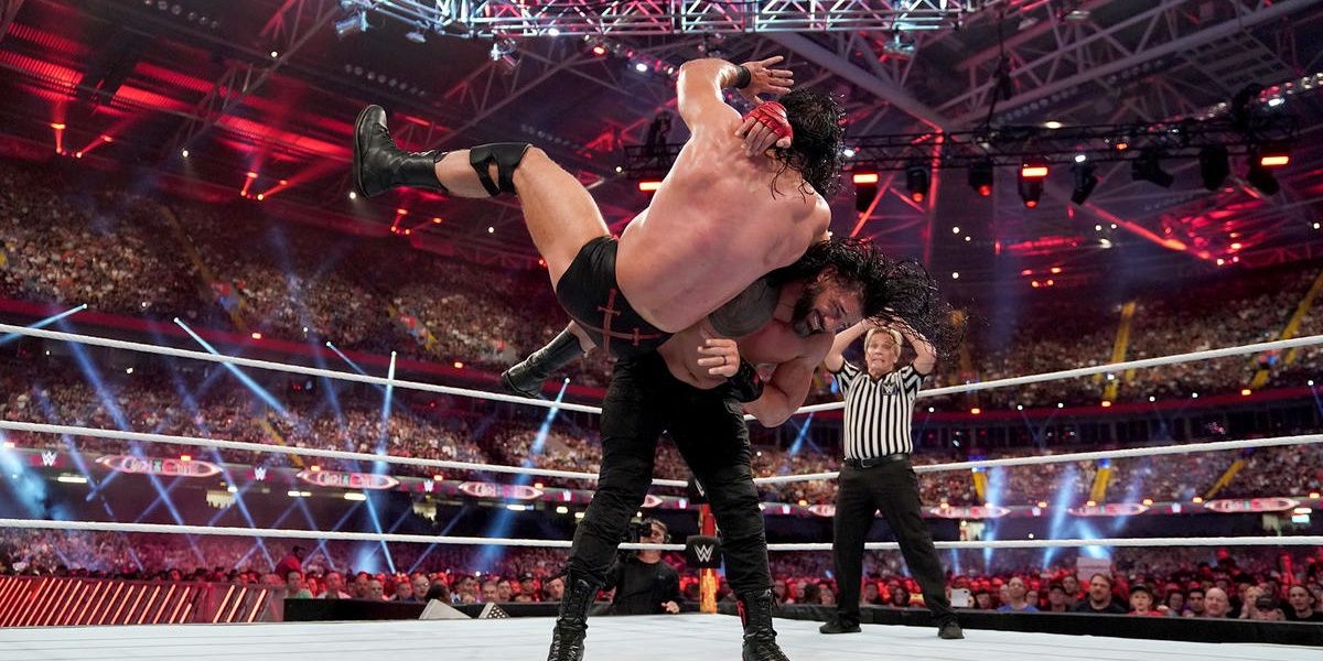 Roman Reigns v Drew McIntyre Clash at the Castle 2022 Cropped