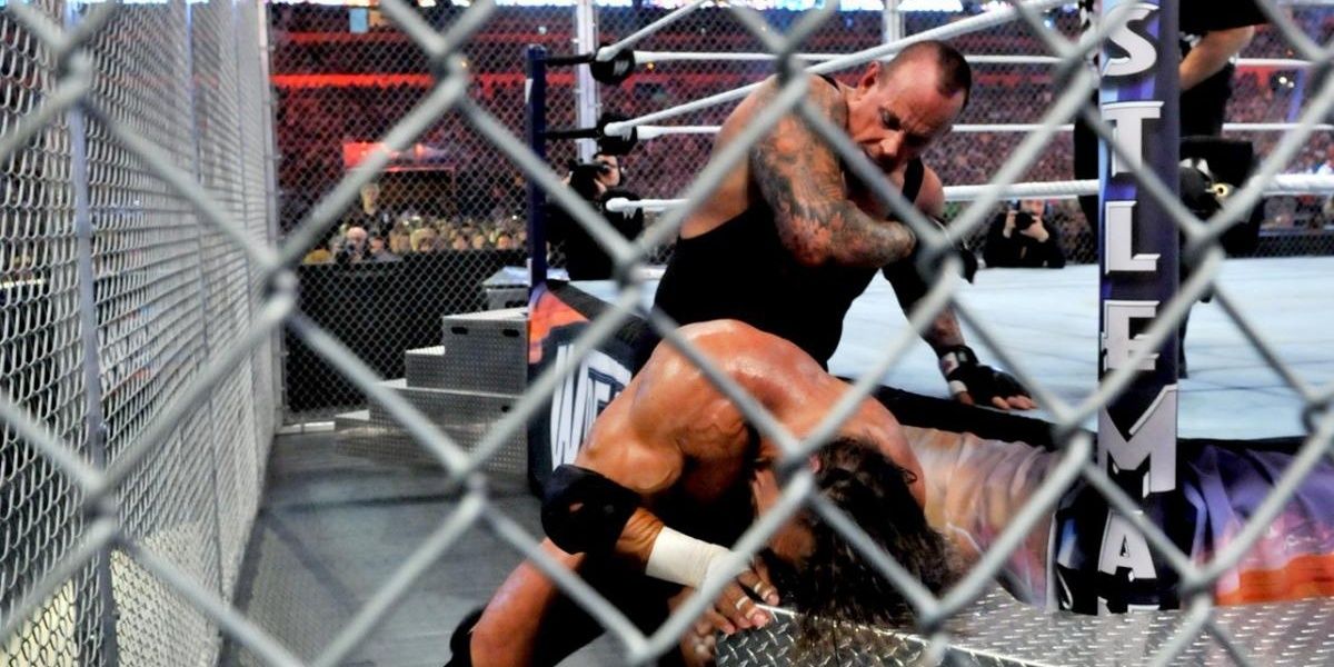 Undertaker v Triple H WrestleMania 28 Cropped