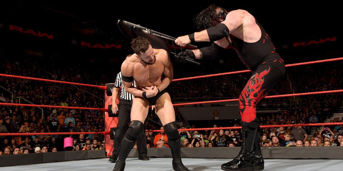 Kane v Finn Balor Raw November 27, 2017 Cropped