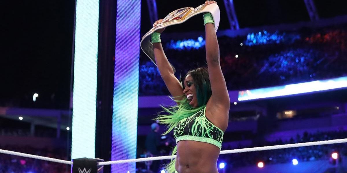 Naomi SmackDown Women's Champion Cropped
