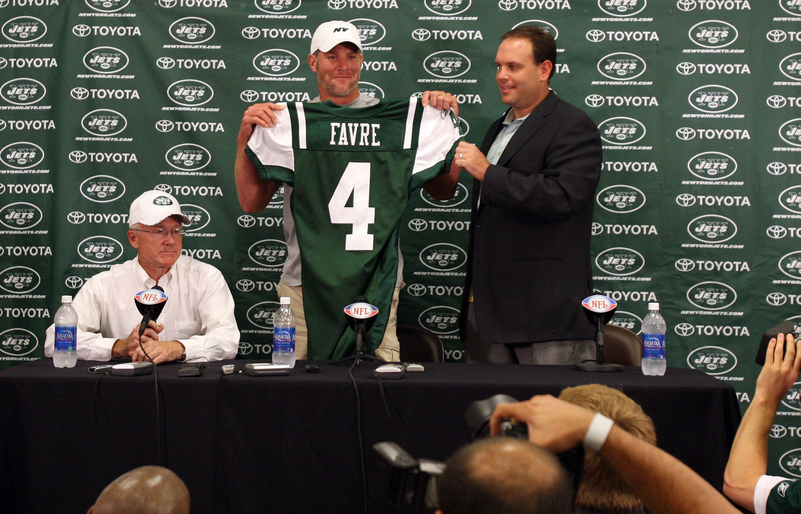 NFL: New York Jets introduce Brett Favre