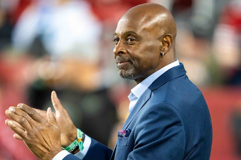 Jerry Rice Compass 10 Things NFL Fans Forget About Jerry Rice's Time With The Oakland Raiders