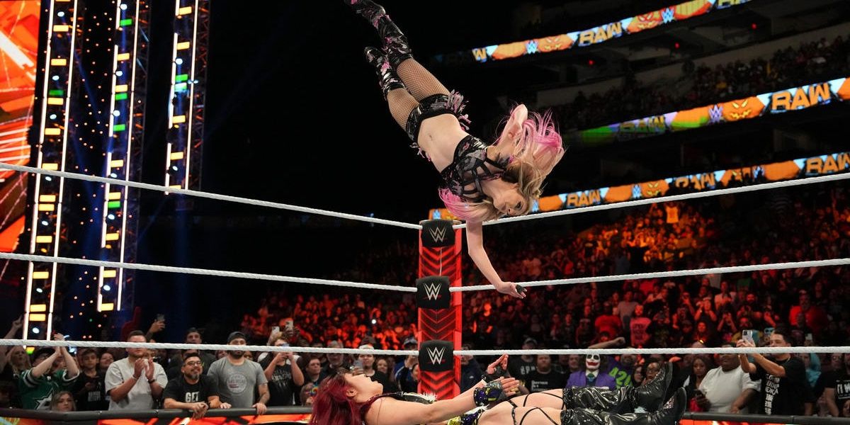 Alexa Bliss & Asuka v Damage CTRL Raw October 31, 2022 Cropped