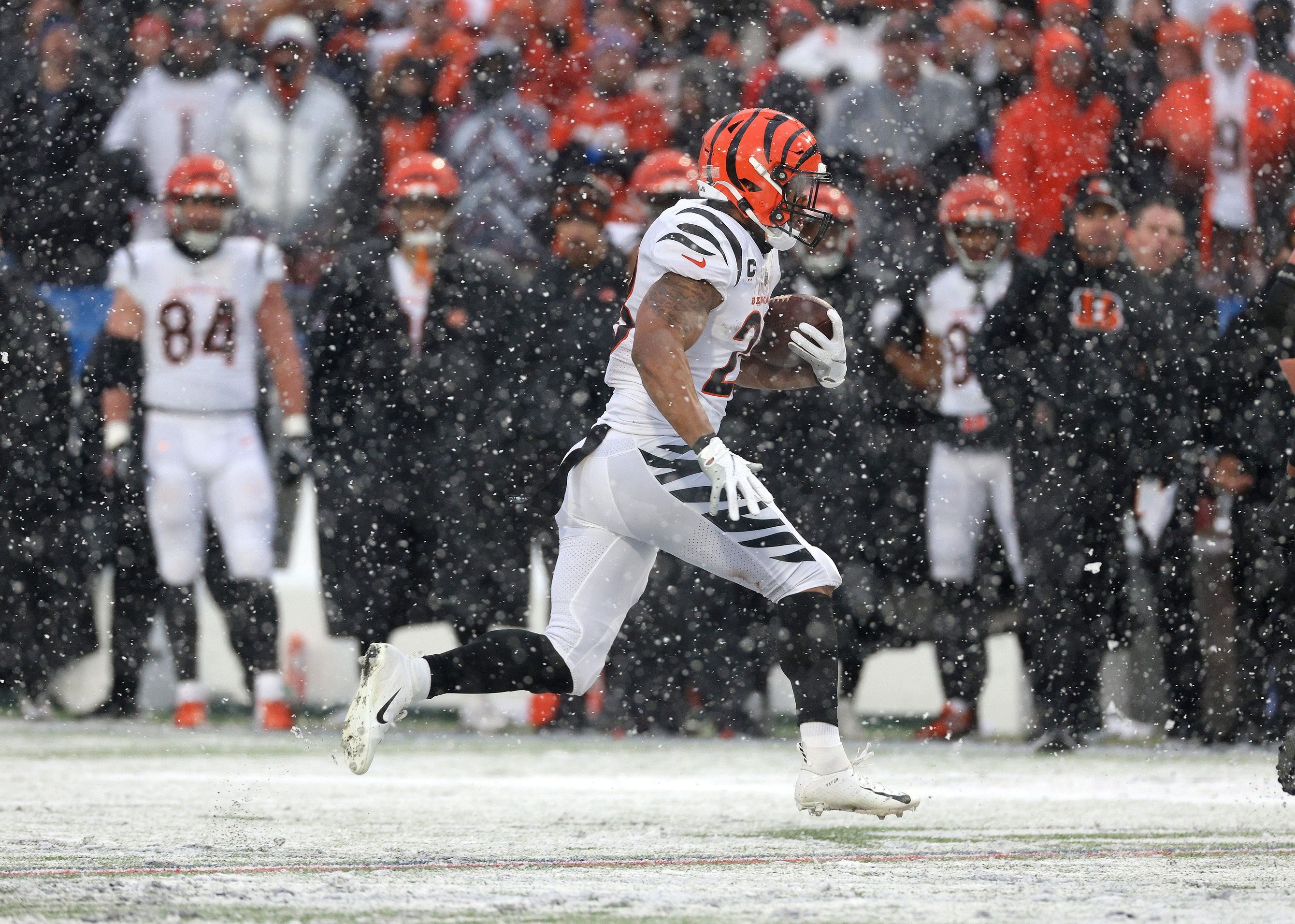 10 Current NFL Running Backs With The Most Career Rushing Yards