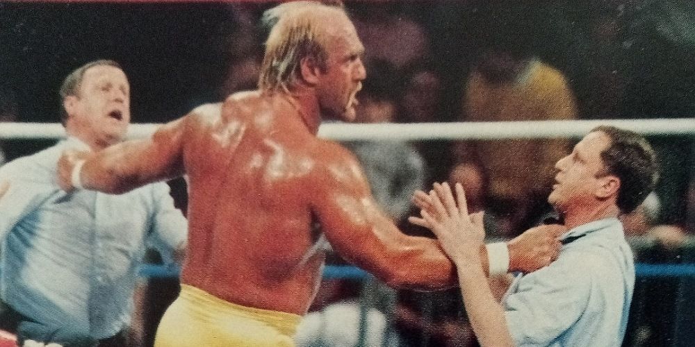 hulk-hogan-twin-referees