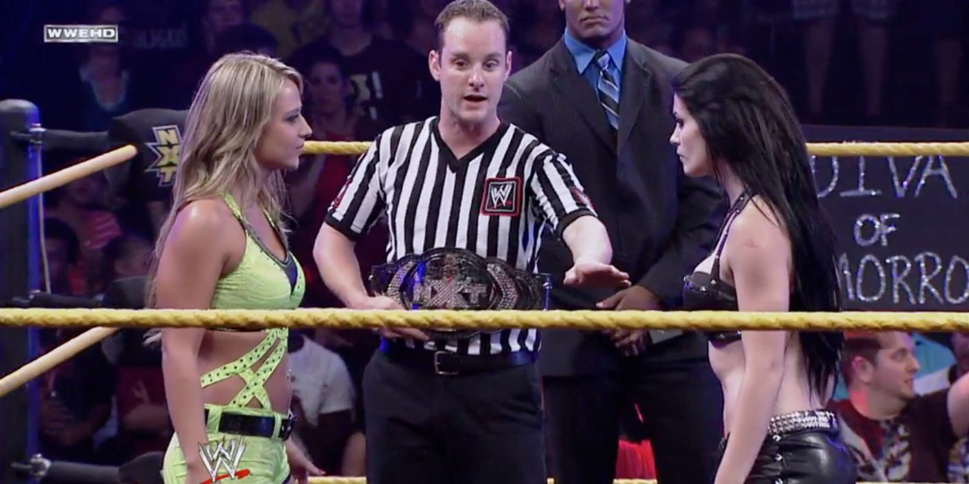 Paige vs Emma WWE NXT