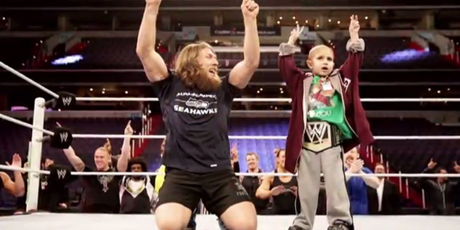 WWE Holds 10 Bell Salute For Bray Wyatt & Terry Funk On Smackdown, Erik  Rowan In Attendance