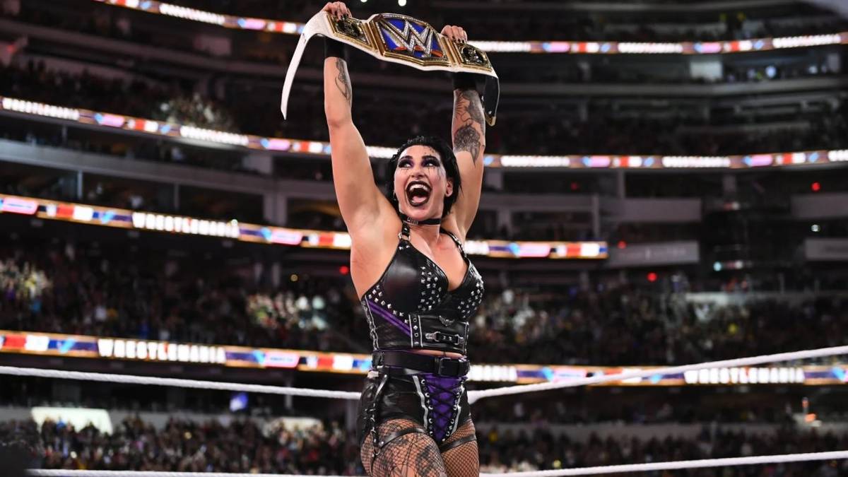 Dominik Mysterio Predicts Rhea Ripley Will Win Every Men's Championship ...