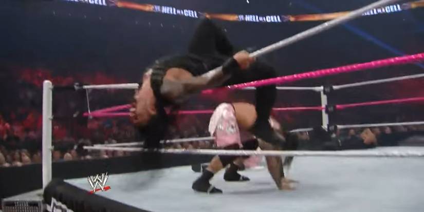 Top 7 Biggest Botches Of Roman Reigns' Wrestling Career