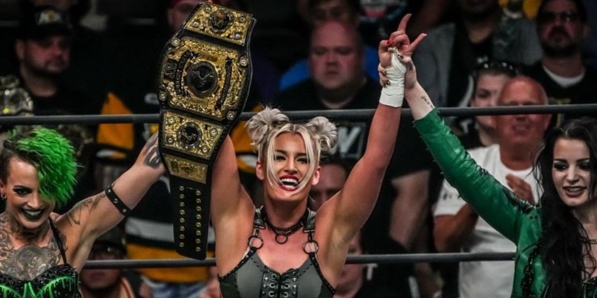 toni-storm-aew-women-champion