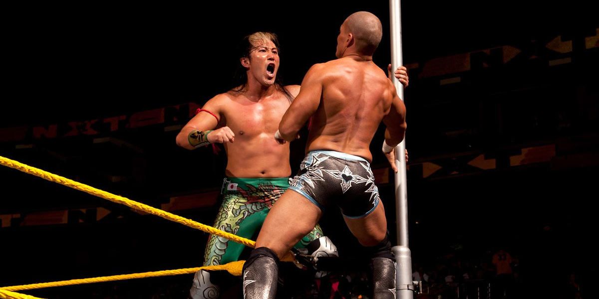 Yoshi Tatsu vs Tyson Kidd Collier on a pole match