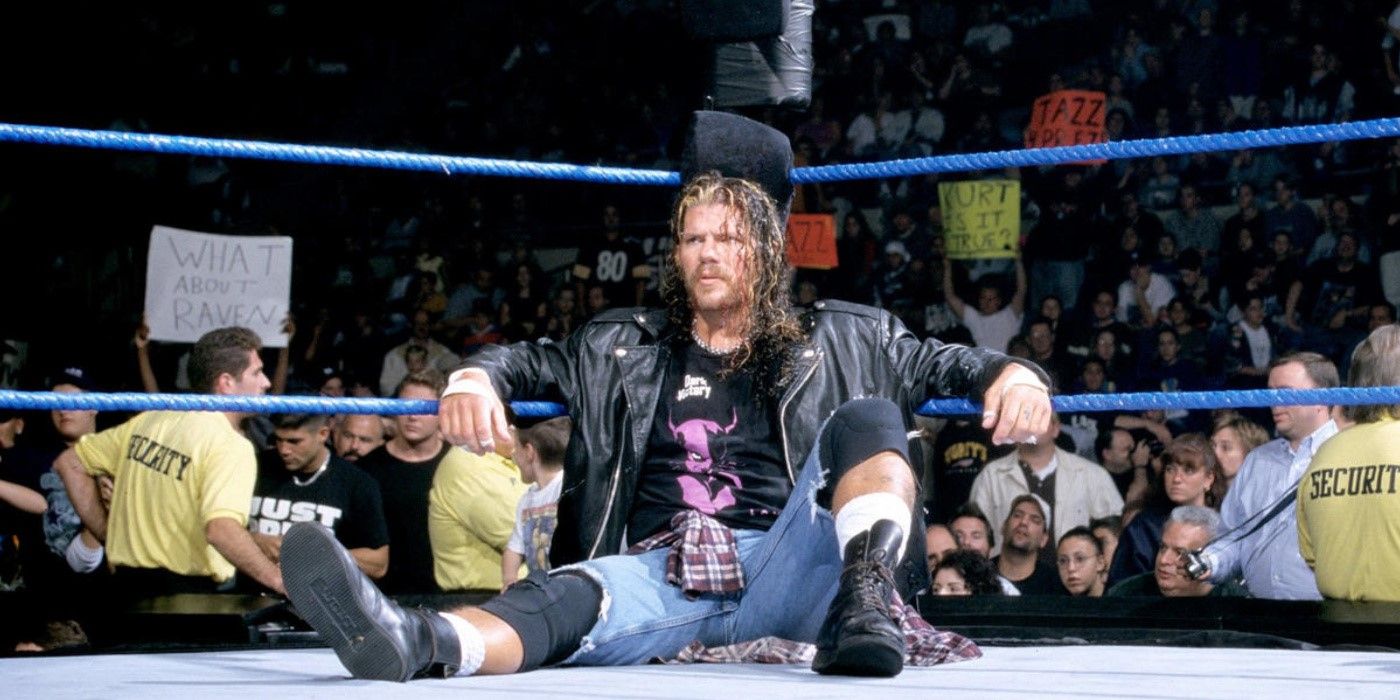 raven-in-corner-wwe.jpeg