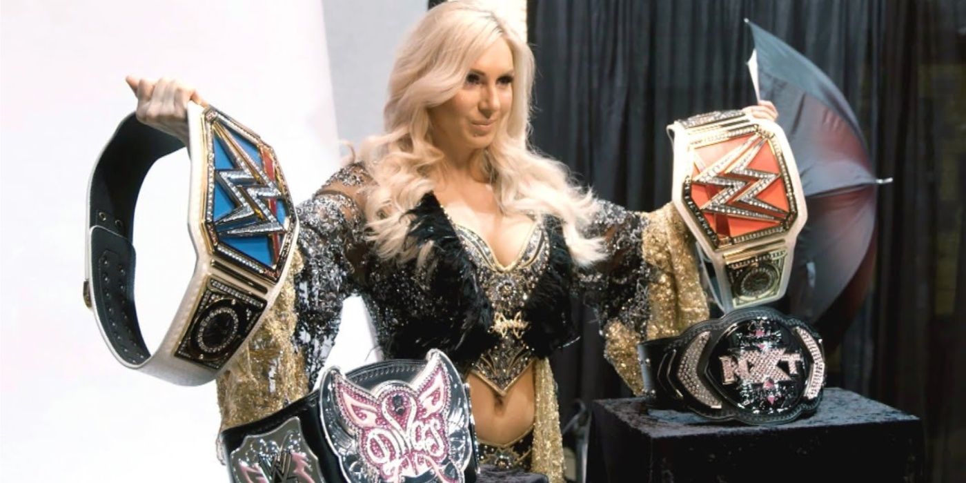 charlotte flair holding wwe championships